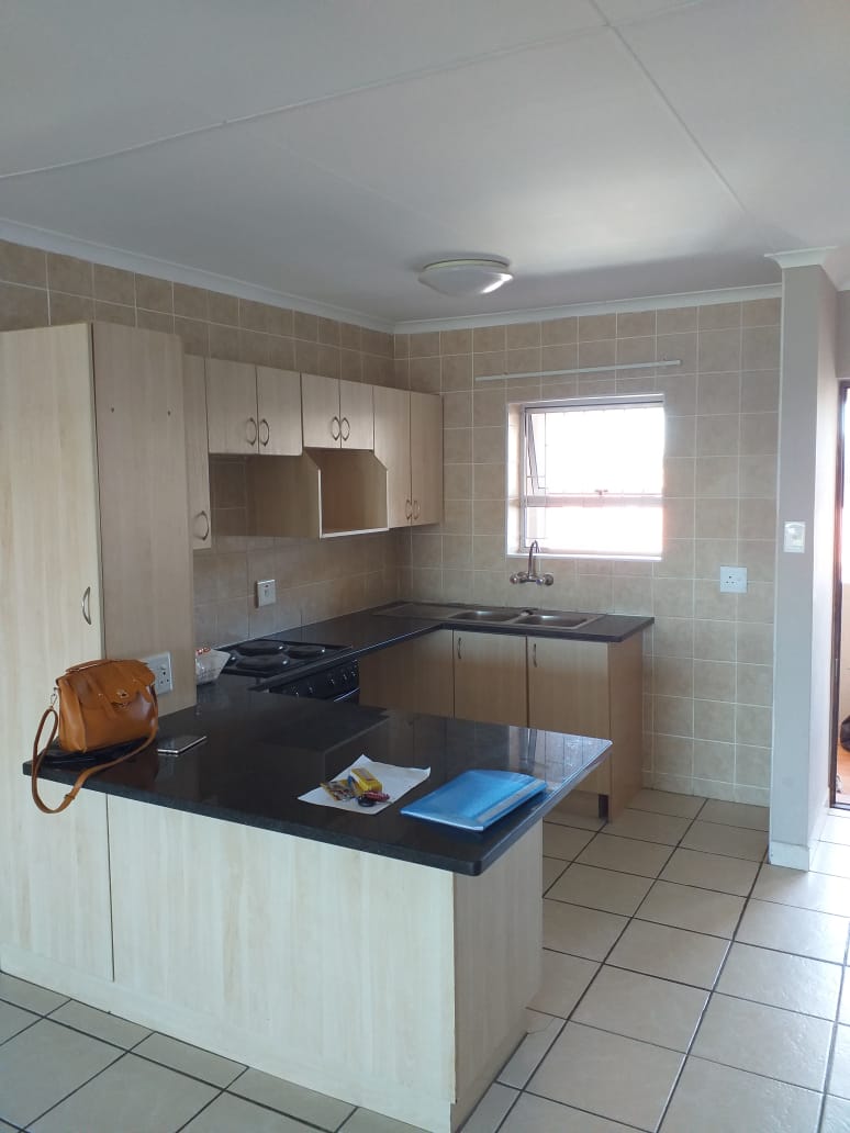 To Let 2 Bedroom Property for Rent in Heiderand Western Cape